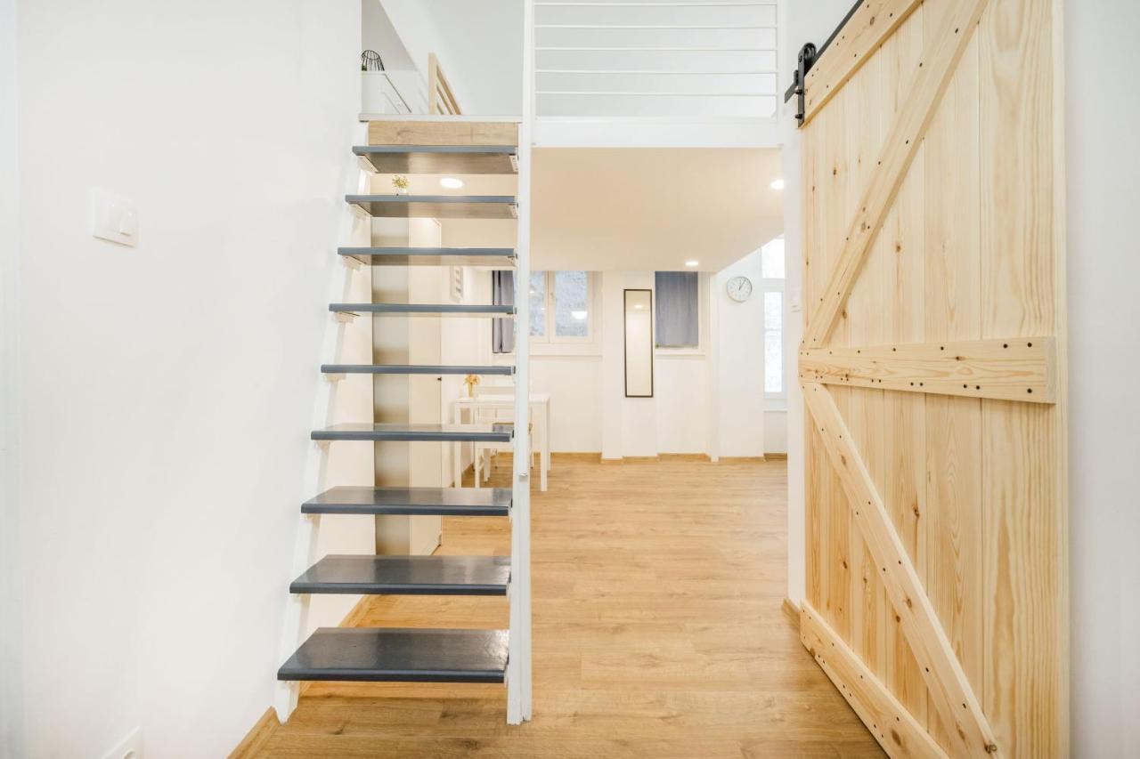 V12 Apartments Budapest Luaran gambar