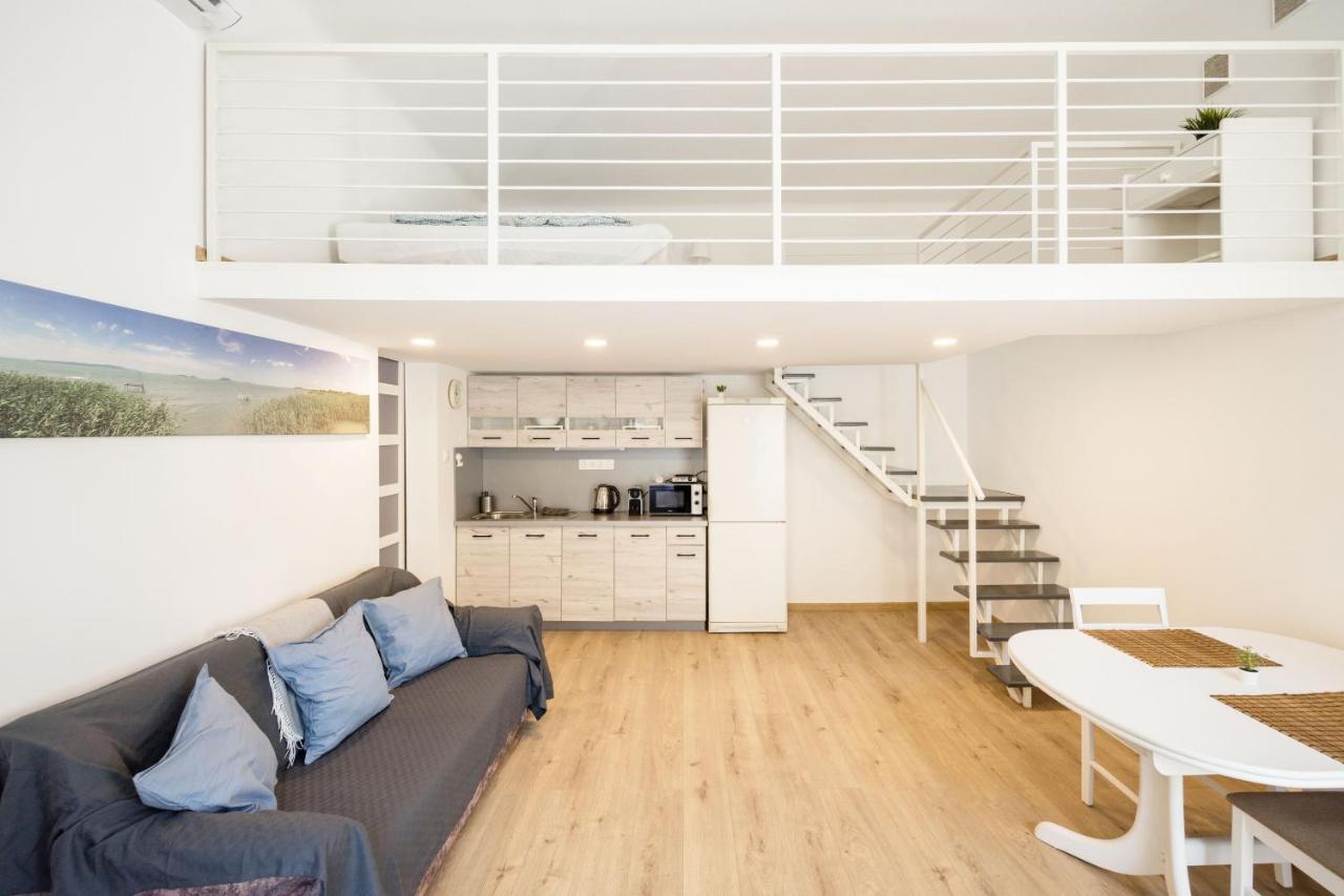 V12 Apartments Budapest Luaran gambar