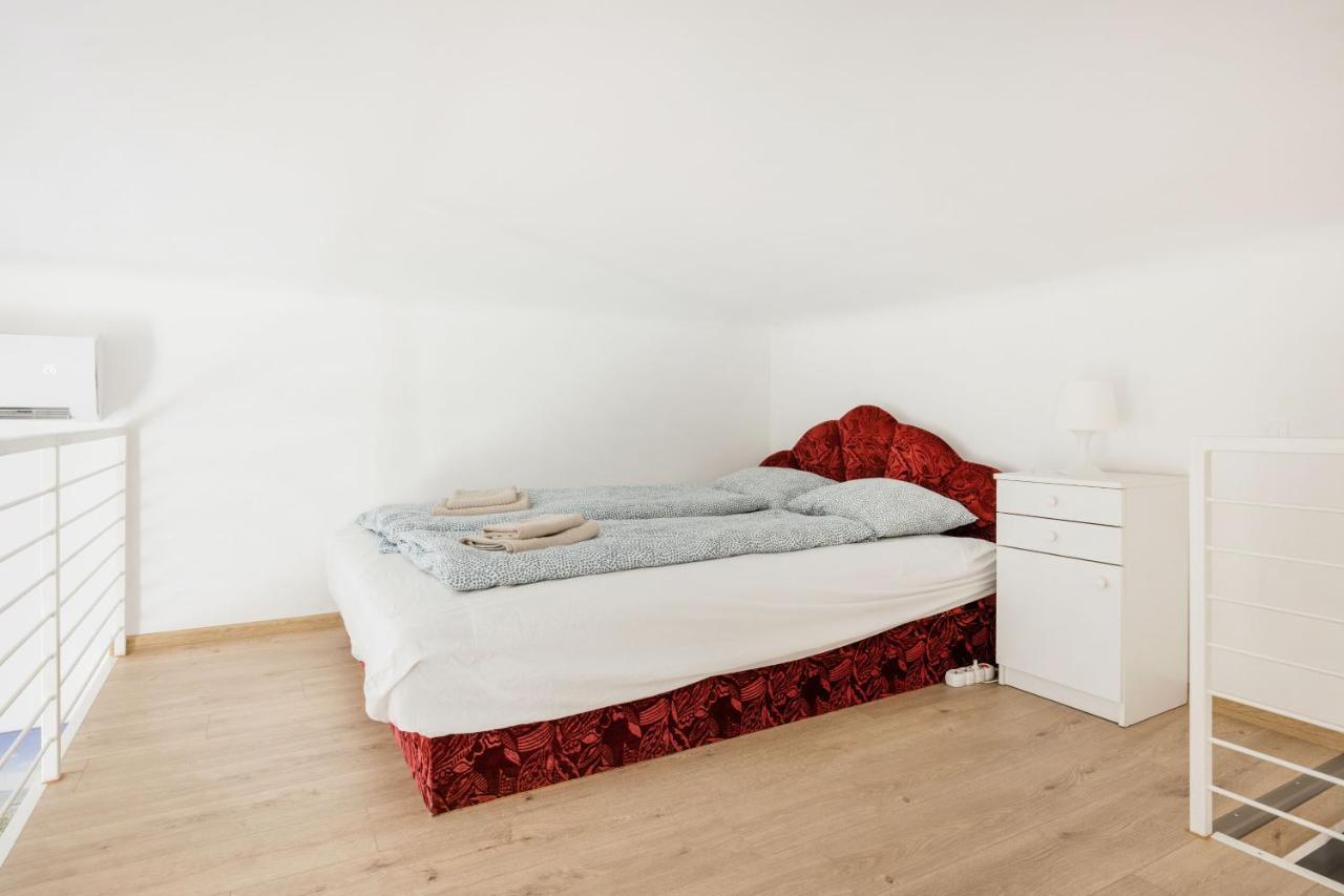 V12 Apartments Budapest Luaran gambar