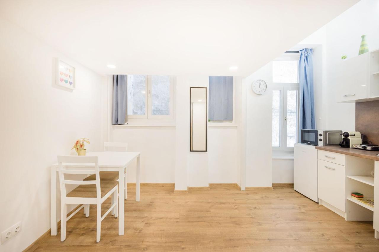 V12 Apartments Budapest Luaran gambar