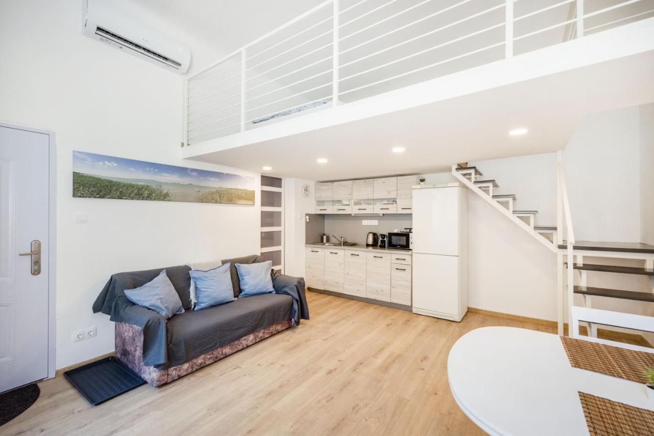 V12 Apartments Budapest Luaran gambar