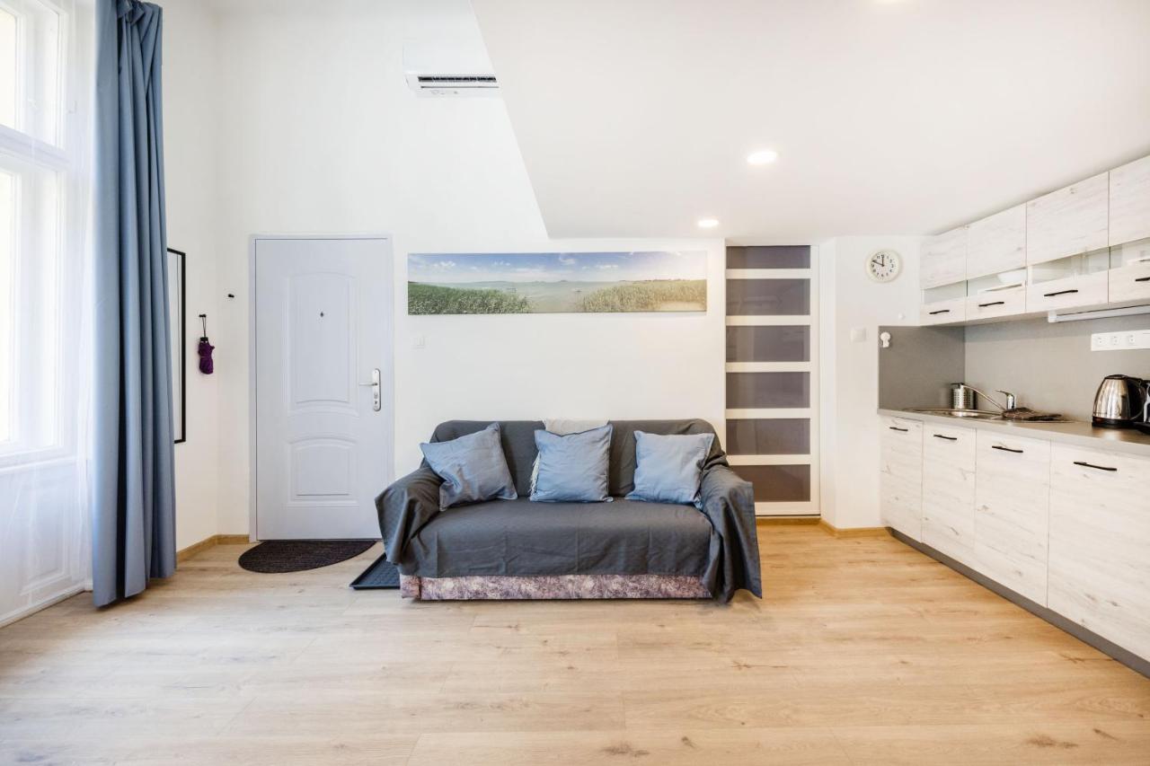 V12 Apartments Budapest Luaran gambar